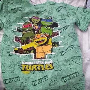 Boys like new tee shirt